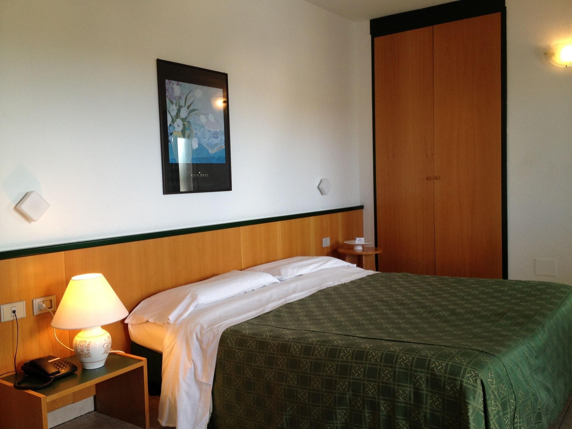 Hotel Ambrosio La Corte Olbia Exterior photo