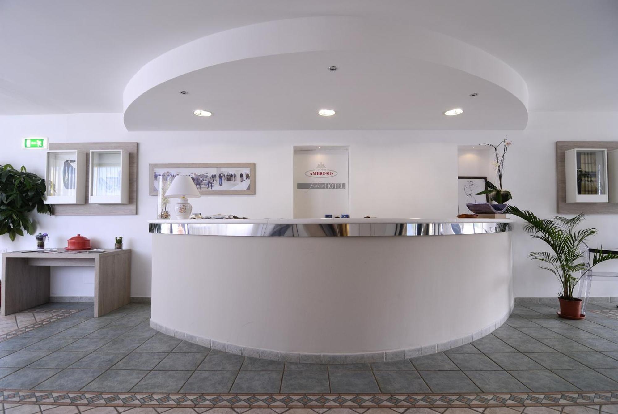 Hotel Ambrosio La Corte Olbia Exterior photo
