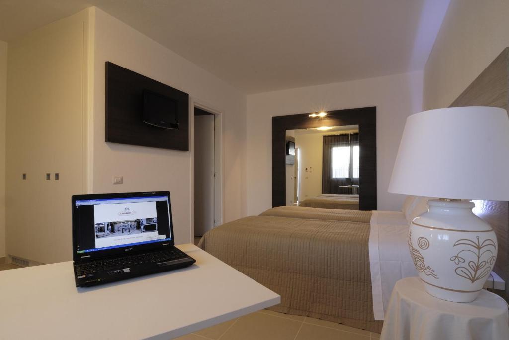 Hotel Ambrosio La Corte Olbia Exterior photo
