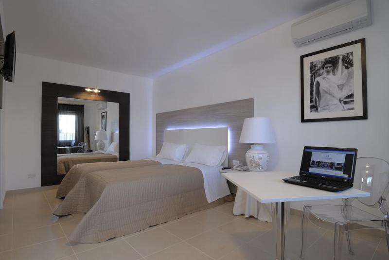 Hotel Ambrosio La Corte Olbia Exterior photo